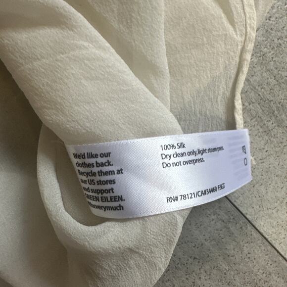 Eileen Fisher Silk Crepe de Chine Tunic Button Front Sleeveless Top, Size Large - Picture 3 of 4